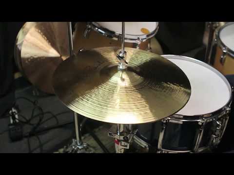 Paiste 14" Signature Sound Edge Hi Hats - 1052g/1127g
