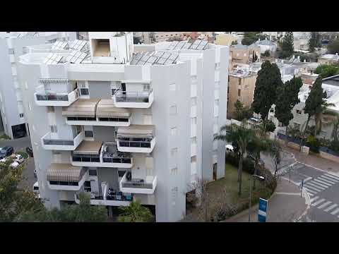 Shabbat coming. Religious neighborhood of Kiryat Sanz. Netanya, April 2022