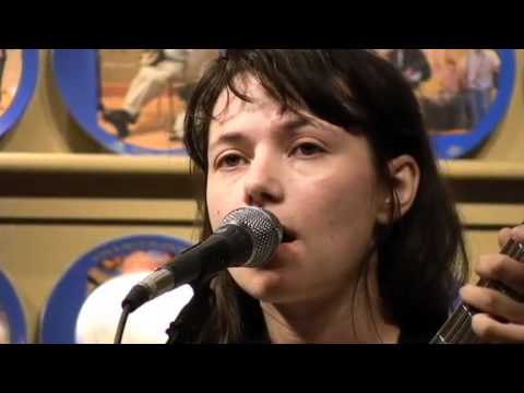 Shelley Short performs 'Caravan' on WDVX
