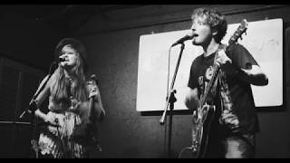 The Blacktop Laurels - Be My Baby