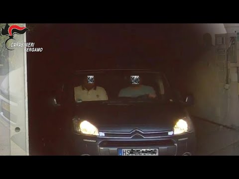 Shkatërrohet banda shqiptare e drogës në Itali, 17 të arrestuar! Sekuestrohen euro, kokainë dhe armë