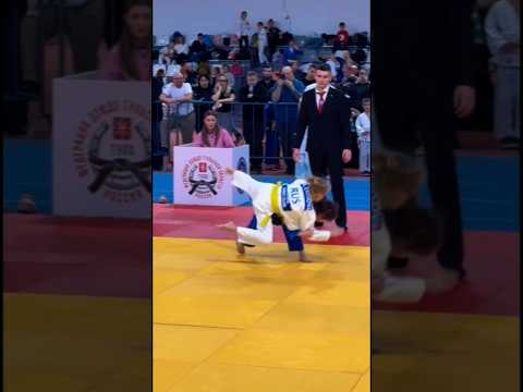 highest uppon throw 💪 powerful throw judo girl 💪 fitness speech in martial arts training 😱#trending✅