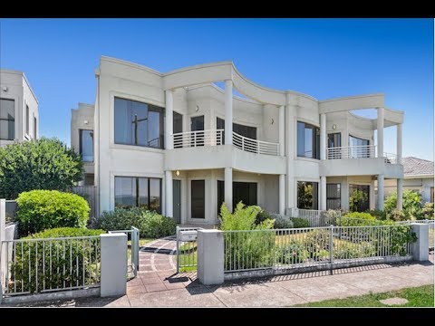 36 Beach Road, Mentone - Slideshow