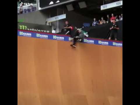 Huge Skateboard Crash!!