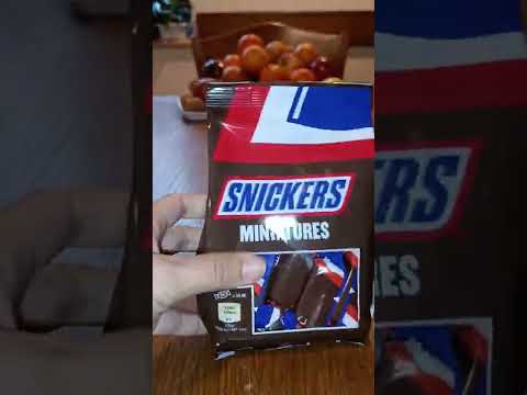 Opening Miniatures Snickers Chocolate 🍫#short #shortvideos #youtubeshorts #asmr