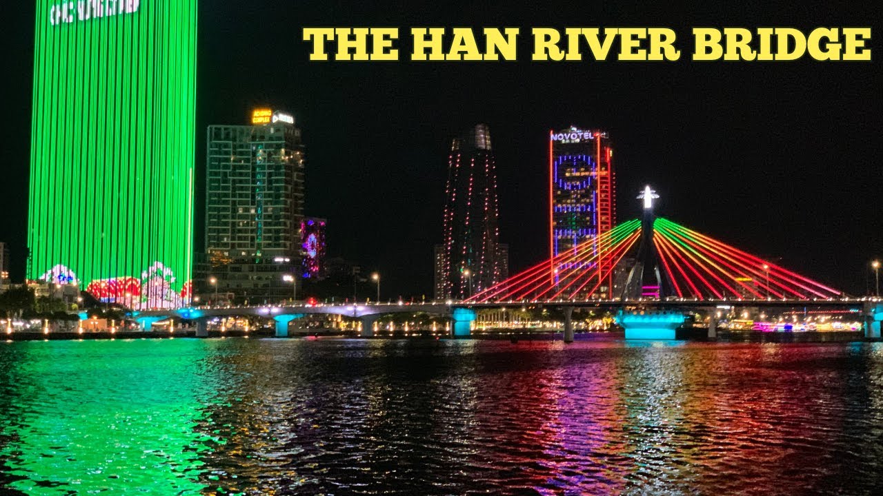 Experience a fascinating peek of Han River Bridge.