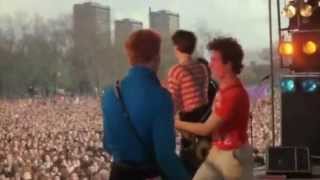 The Clash - Londons Burning / White Riot Live