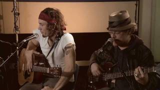 The Duke and the King perform Gloria