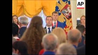 Medvedev at ceremony for Olympic athletes, s'bite