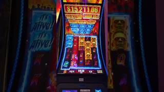 I Hit A CRAZY Bonus On This Slot Machine!