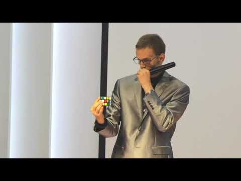 Solving A Rubik's Cube Whilst Beatboxing