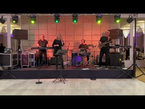 Cina Music Show - ,,Autumn leaves'' - (cover)(Formație nuntă Ploiești)