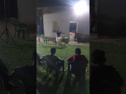 irmã Arianne louvando ao senhor culto missionário na cidade de Santa Isabel do Pará