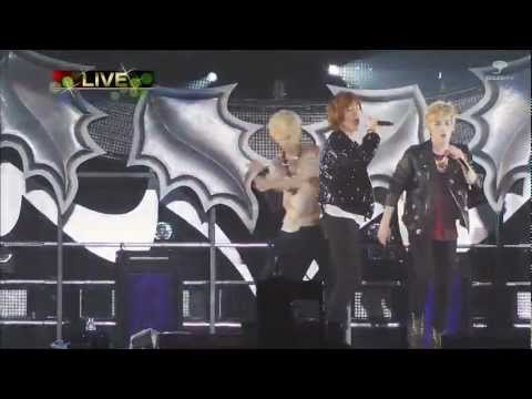 SHinee-Lucifer Funny performance MUST WATCH!