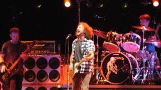 Pearl Jam: Sad [HD] 2010-05-17 - Boston, MA