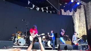 The Go! Team - T.O.R.N.A.D.O (Live @ Popaganda 2011)
