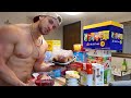 WHAT I EAT TO STAY SHREDDED YEAR ROUND // *breakfast, lunch, snacks*
