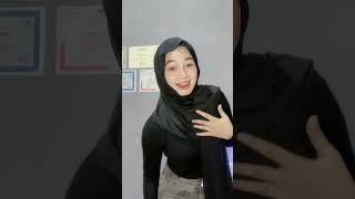 Download lagu Cewek Berhijab Stylish!  Cek Yuk!  OOTD Kekinian🔥 mp3