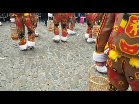 Carnaval de Binche 2017 - Gilles et paniers d'oranges