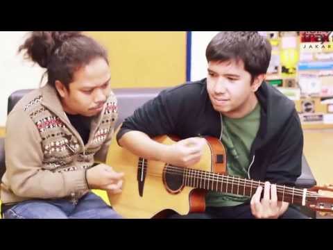 Pertama Kali Payung Teduh Ngerap di Trax FM