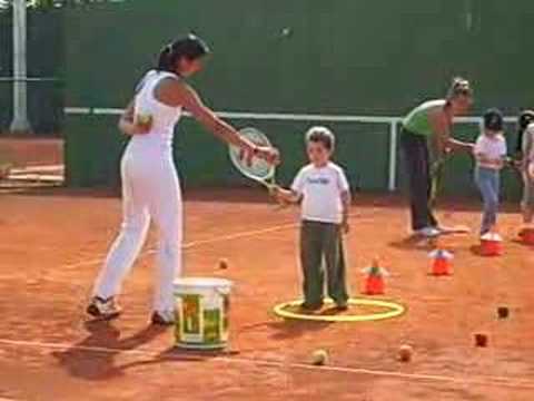 Vuk igra tennis