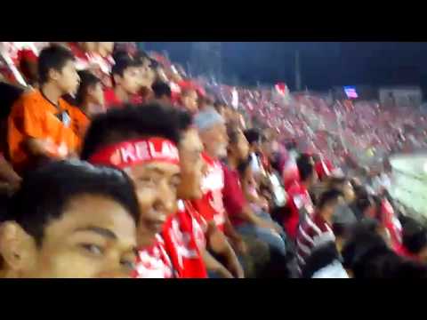 Semangat penyokong TRW..booo lawe setaro demo....mp4