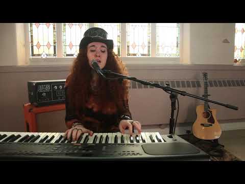Sophia Radisch - Smokey Babe (Bell Tower Acoustic Sessions)