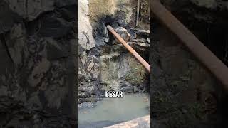 Download lagu Drilling rocks for water 💧 #shorts mp3