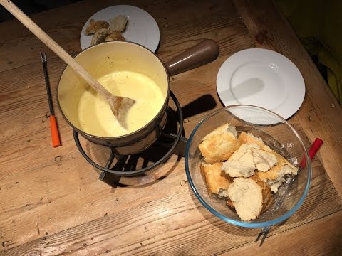 How to Make a Classic Swiss Cheese Fondue