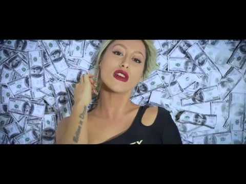 Lara Taylor - En Llamas (Video Oficial)
