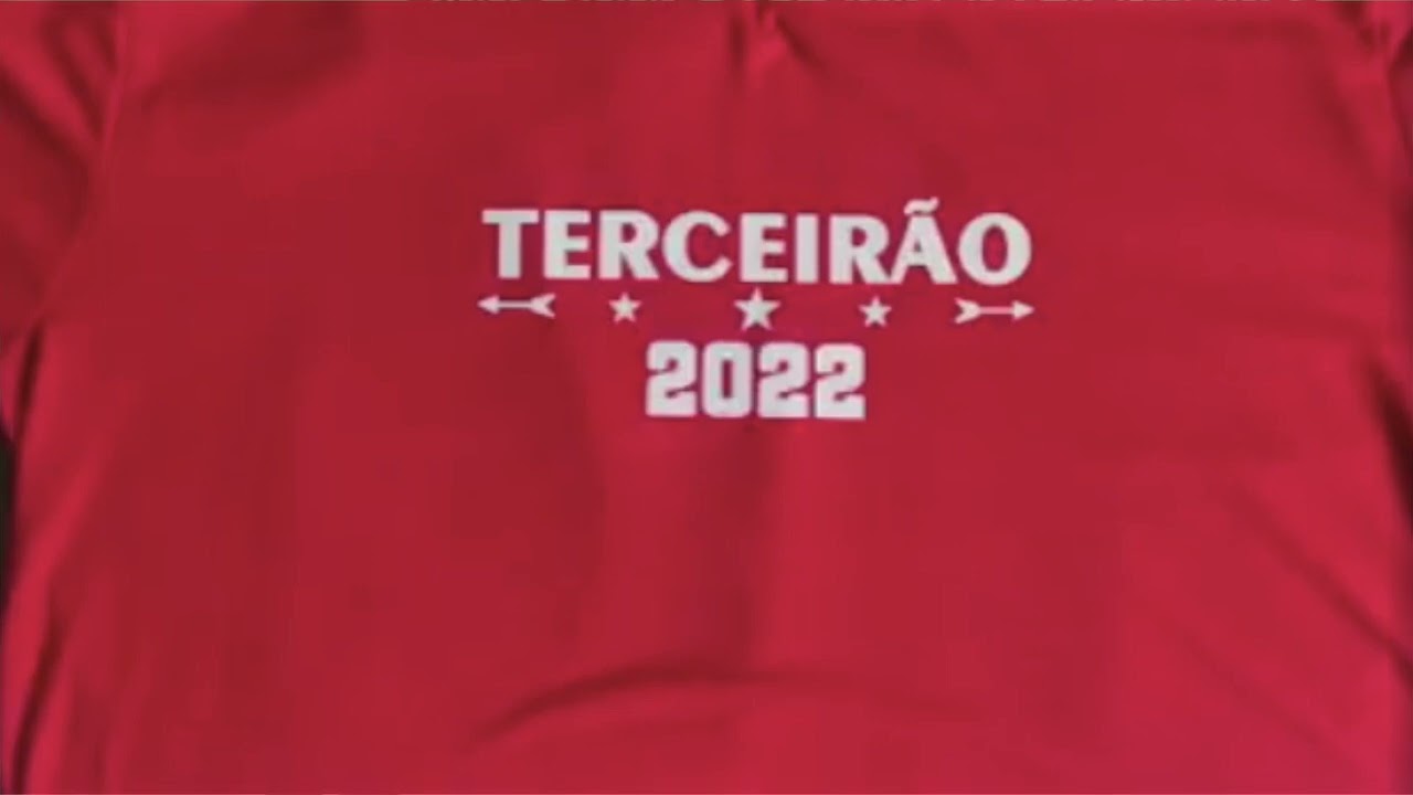 Watch Now Mãe bolsonarista denuncia escola do filho por causa de camiseta com mensagem subliminar pró-PT Mãe bolsonarista denuncia escola do filho por causa de camiseta com mensagem subliminar pró-PT