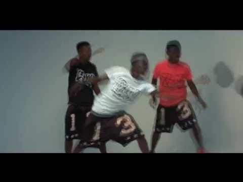 Atom - Y3 Wo Krom ft. Jhunea (Official Music Video 2016)