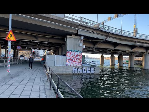 Stockholm Walks: Stadsgårdskajen - Söder Mälarstrand w. submarine, new bridge and busy streets