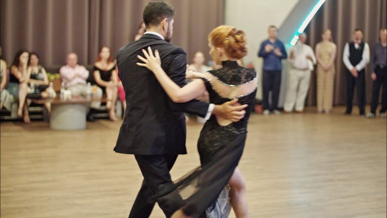 Sebastian Jimenez and Joana Gomes - El nene del Abasto by Juan D'Arienzo. 3/4