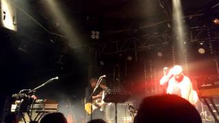 Autumn leaves- minimal compact