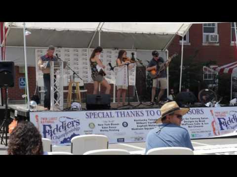 Amber Adkins playing Soppin' the Gravy at the 2016 Twin Lakes Fiddle Contest
