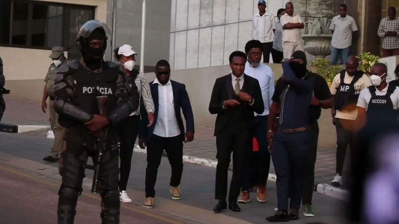 VENÂNCIO MONDLANE IMPEDIDO DE ENTRAR EM ANGOLA