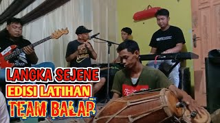 Download lagu LANGKA SEJENE ( WAKANCIL FT DEVI MANUAL) .VOC JENNY FT JARUDIN EDISI LATIHAN TEAM BALAP mp3