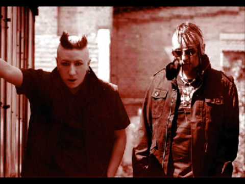 Tristesse de La Lune - Eiskalte Liebe (feat  Erk Aicrag)