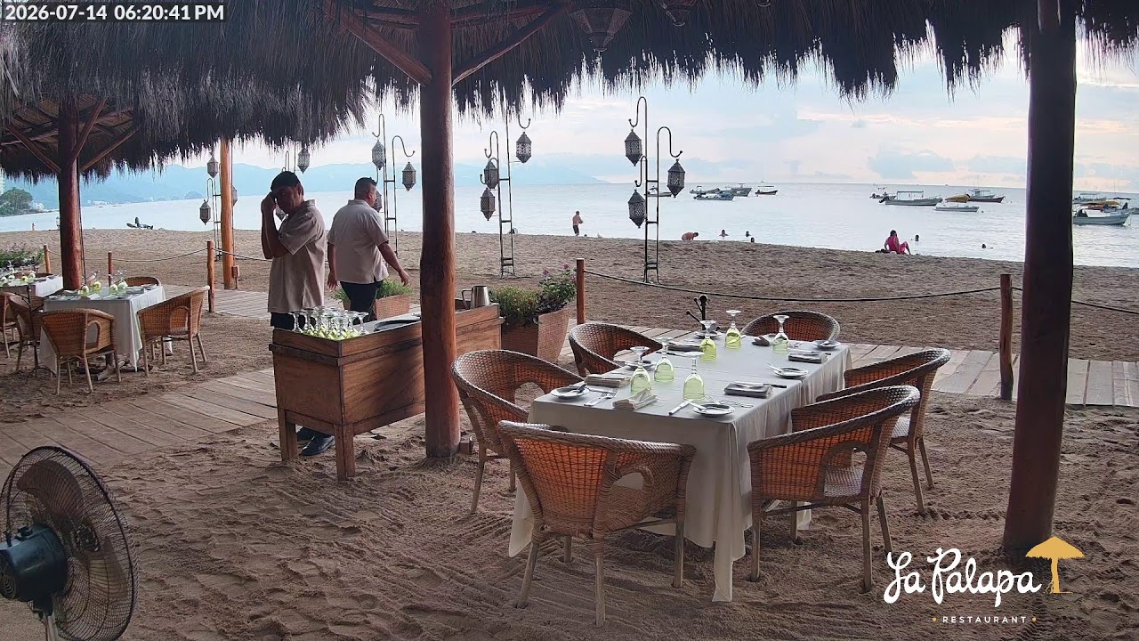 Live webcam view of Cámara de Playa La Palapa