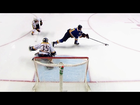 Jaskin gets behind Predators defence to open the scoring in Game 5