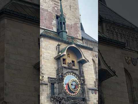 Can you tell what time it is?🤯…..#prague #astronomicalclock #travel#challenge