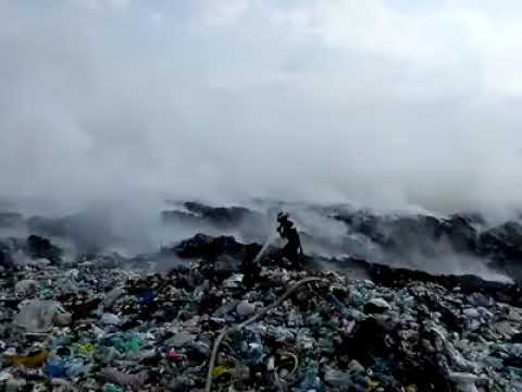 Incendiu la groapa de gunoi din Lipova