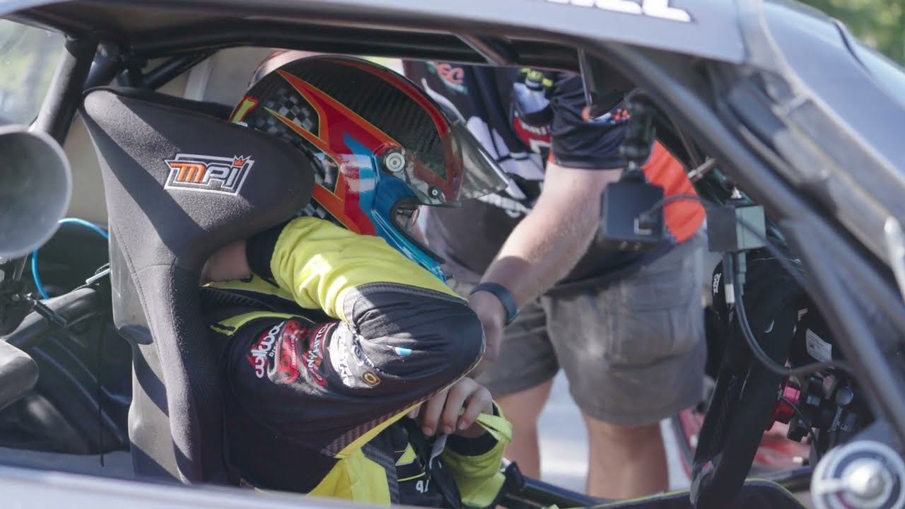 Pre-Race Yoga with Lando Norris 3 Pre-Race Yoga with Lando Norris