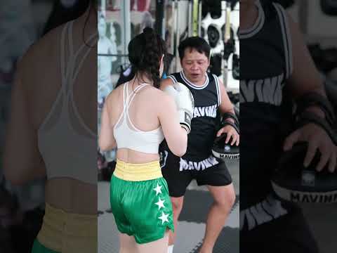 ซ้อมมวยกันค่ะ #ปิ่นหทัย #มวยไทย #แสนชัยดีน่ายิมส์