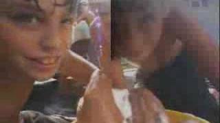 In Brokeness You Shine (w/ Spanish Subtitles)