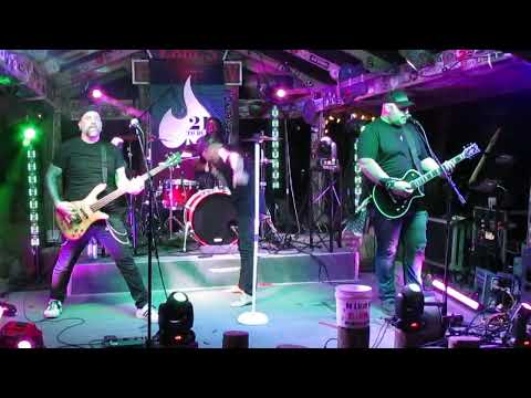 LIVE AT EARL'S HIDEAWAY " 21 TO BURN " PLAYED ON THEIR STAGE  03-14-2025