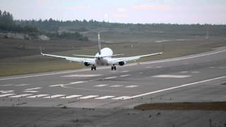preview picture of video 'Norwegian B738 Landing at Helsinki-Vantaa Airport'
