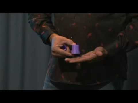 Coin vanishing pedestal