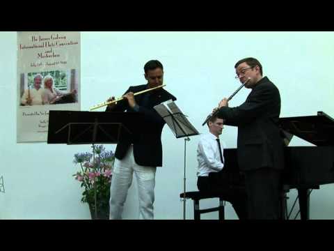 Davide Formisano & Stefan Hoskuldsson play "Hamabe No Uta" by Maruyama